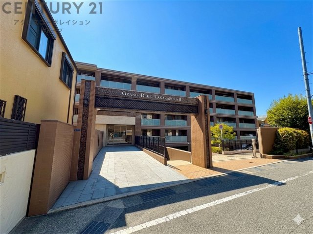 建物外観　オートロックつきなので安心です！