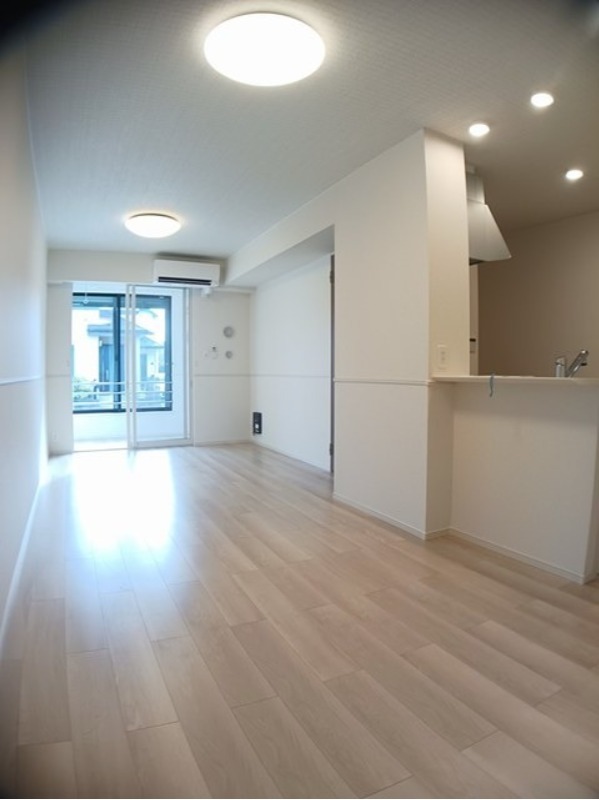 居室・リビング　図面と現状に相違がある場合には現状を優先