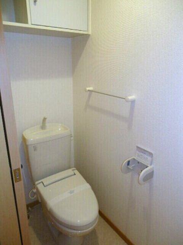 トイレ　清潔感のあるトイレです