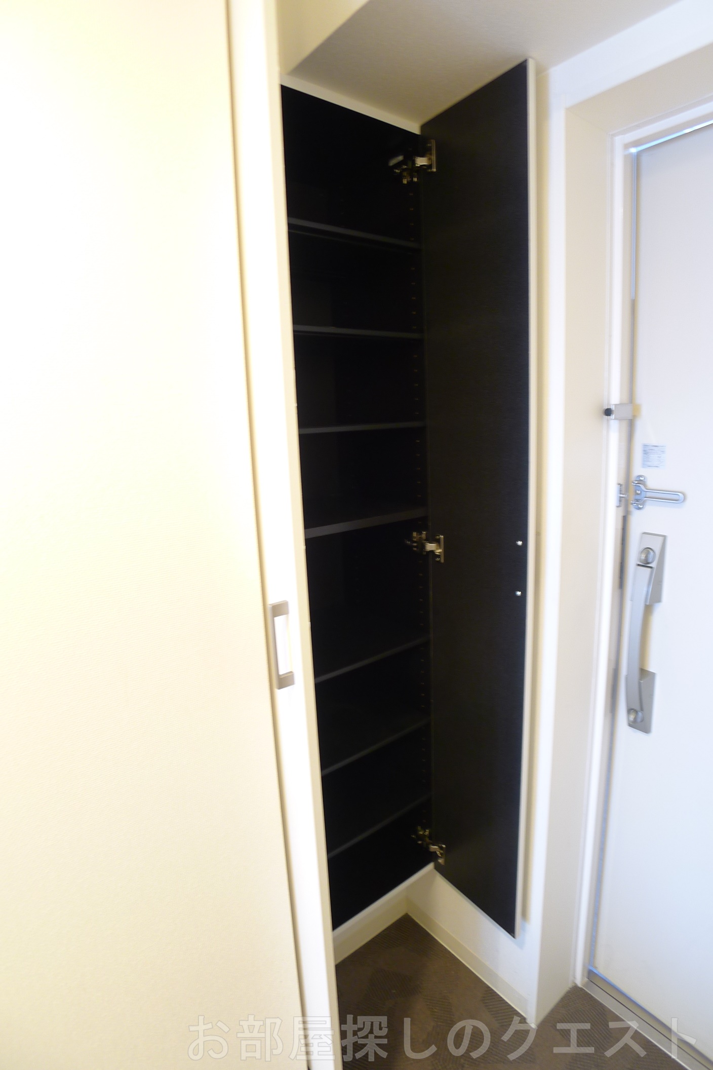 玄関　（写真は同物件イメージです。）