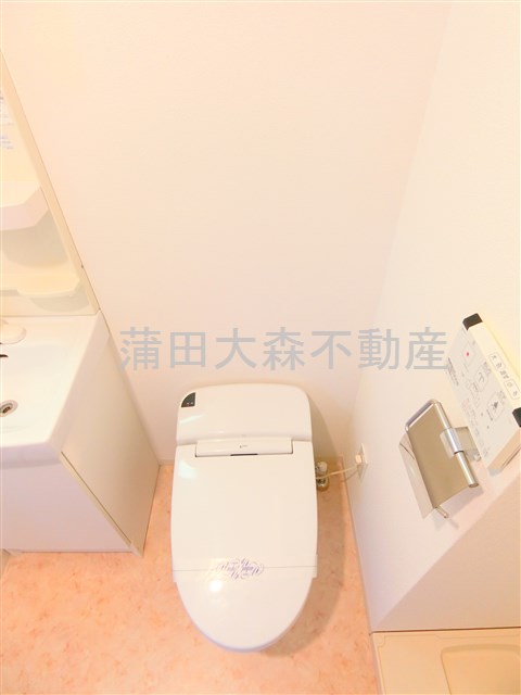 トイレ　温水暖房便座付きのトイレ