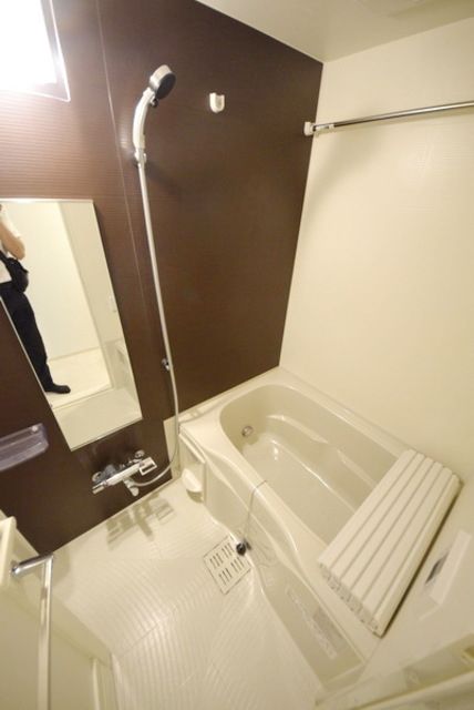 バス・シャワールーム　★同社施工メーカーの別部屋参照写真★