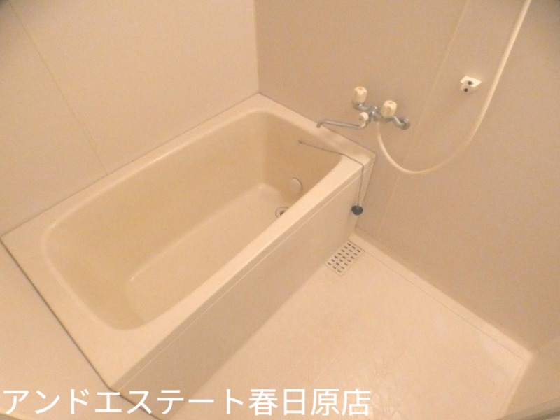 バス・シャワールーム　ワイドな浴槽