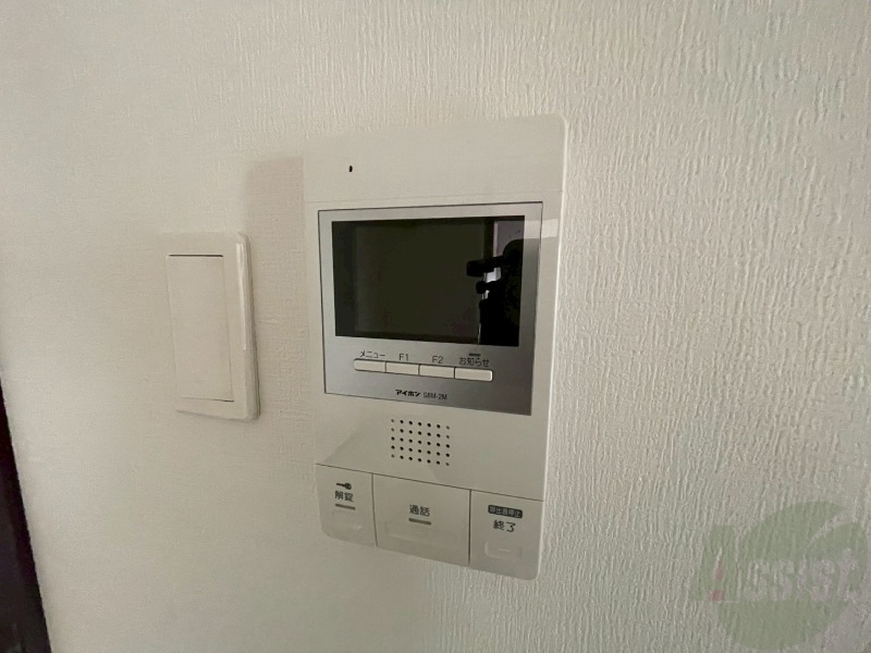 セキュリティ　ＴＶモニター付インターホンです。来客者の顔が見えるので安心！