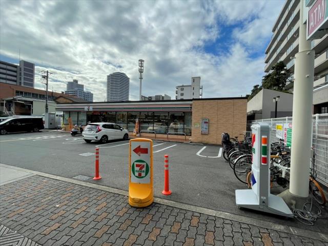 コンビニ　セブンイレブン（コンビニ）まで4895m