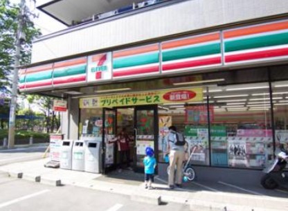 コンビニ　セブンイレブン北区浮間２丁目店（コンビニ）まで505m