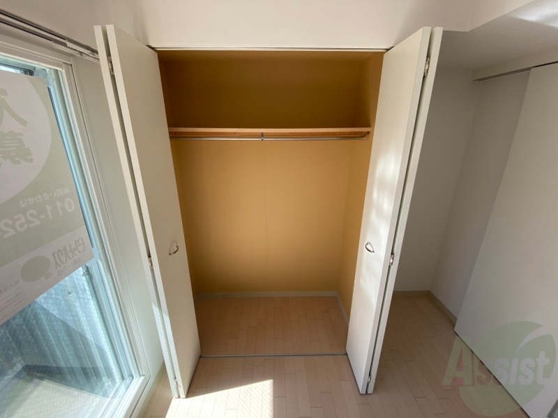 収納　寝室の収納です。部屋がすっきり片付きます。