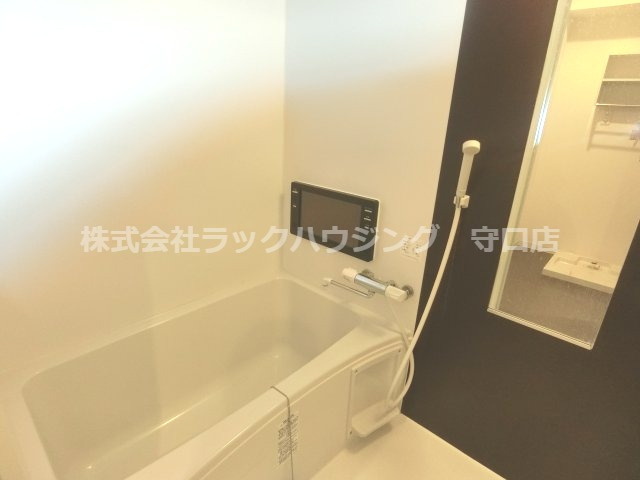 バス・シャワールーム　反転タイプ 同仕様写真となります。