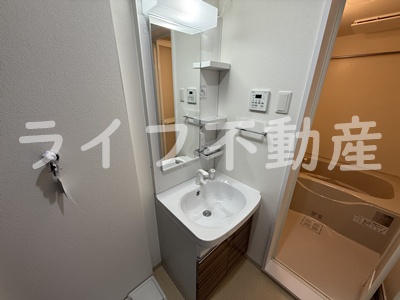 洗面設備　独立洗面化粧台付き