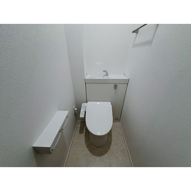 トイレ　快適なシャワートイレです