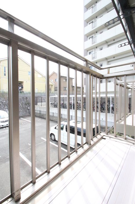 バルコニー　退去予定のため別部屋写真使用
