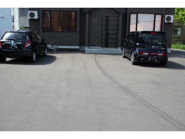駐車場　駐車場