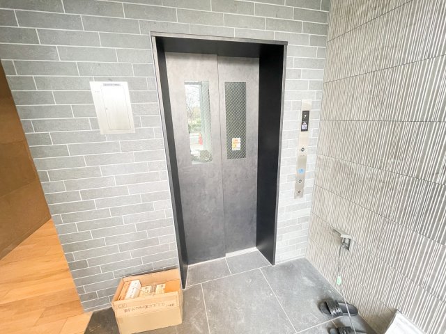 その他共有部分　エレベーターがあると重たい荷物も簡単に部屋まで運べますよ