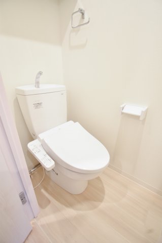 トイレ　清潔感があるトイレです。入るとホッとする、そんな空間。