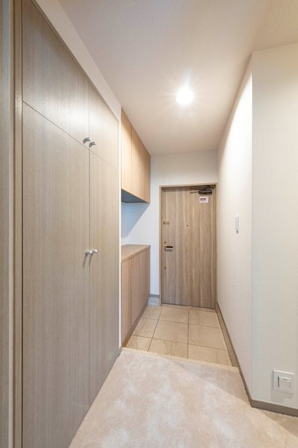 玄関　※写真は同タイプ住戸です。