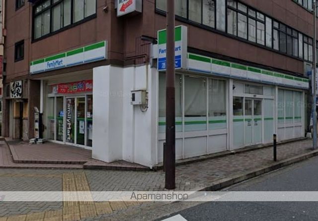 コンビニ　ファミリーマート（コンビニ）まで321m