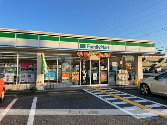 コンビニ　ファミリーマート近江八幡中村町店（コンビニ）まで200m