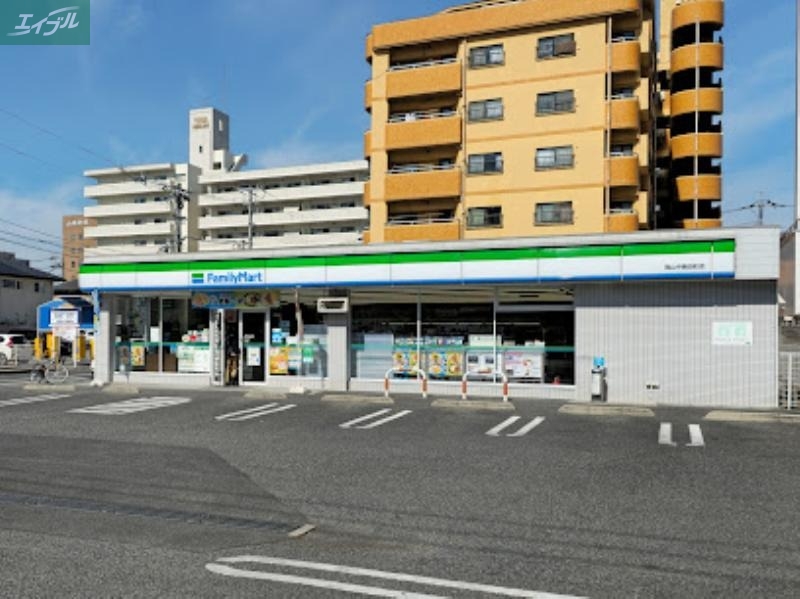 コンビニ　ファミリーマート岡山中島田町店（コンビニ）まで127m
