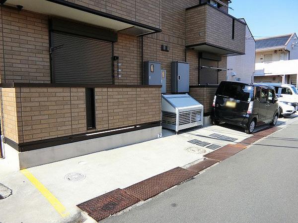 駐車場　敷地内駐車場！