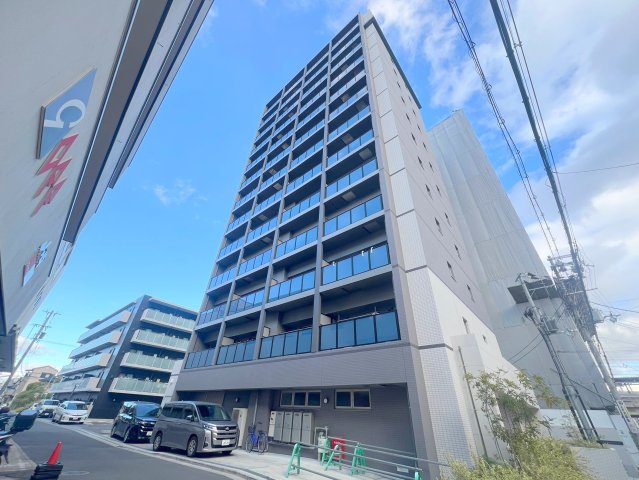 建物外観　閑静な住宅地にある、落ちついた色合いのキレイな建物です。