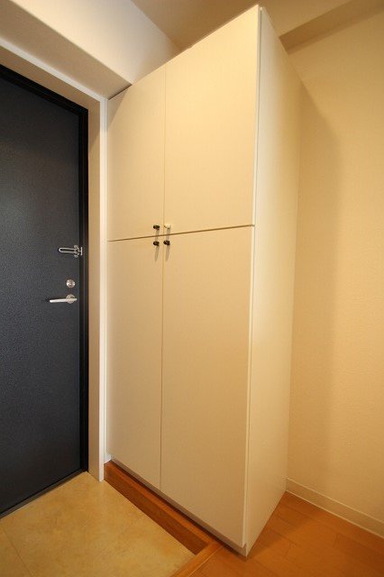 玄関　同物件別号室のものです。