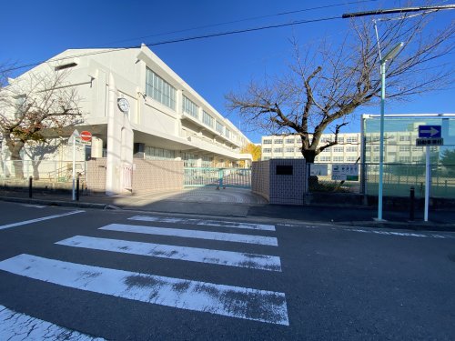 小学校　上野小学校（小学校）まで331m
