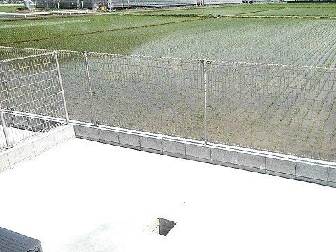 庭　簡単な家庭菜園も楽しめるお庭です