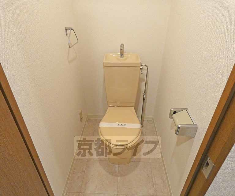京阪本線 藤森駅 徒歩5分 4階建 築28年のトイレ写真