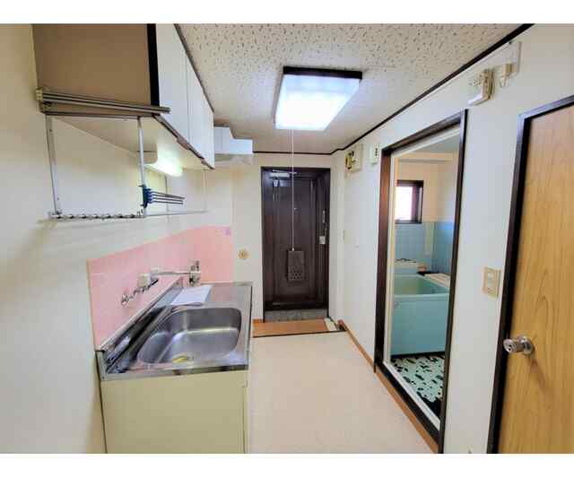 東京メトロ千代田線 北千住駅 徒歩20分 5階建 築46年の玄関写真