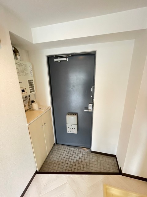 広島電鉄横川線 寺町駅 徒歩3分 8階建 築37年の玄関写真