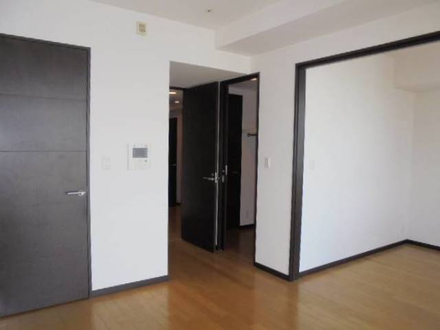 W Comfort Towers WESTの居間写真