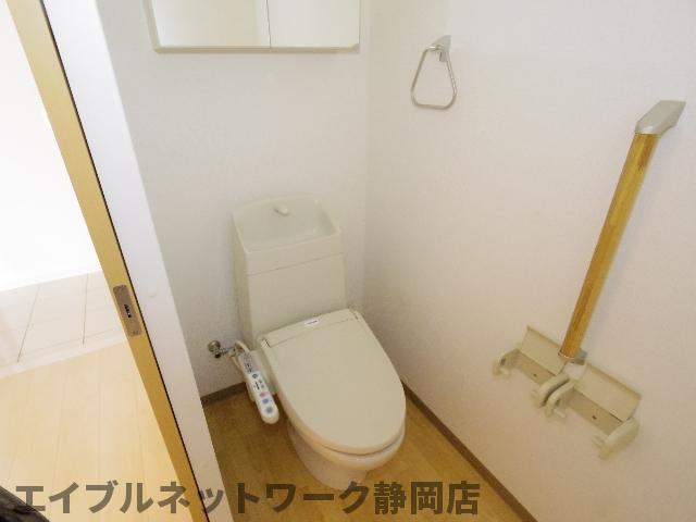 トイレ　コンパクトで使いやすいトイレです