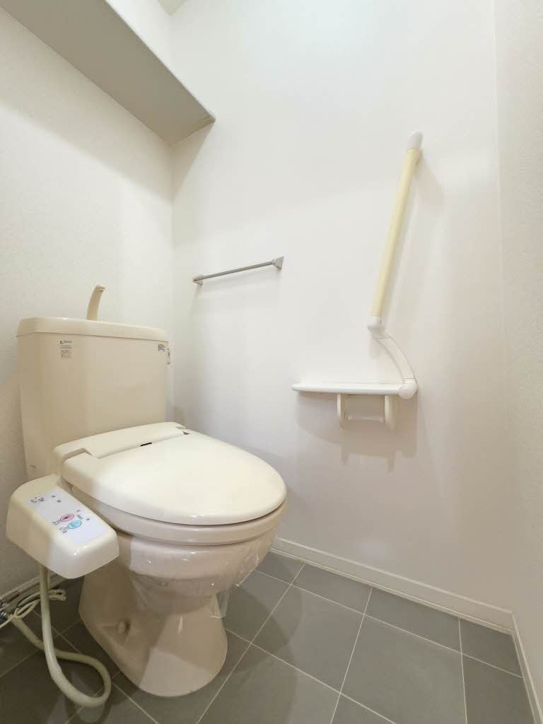 トイレ　落ち着いたトイレです
