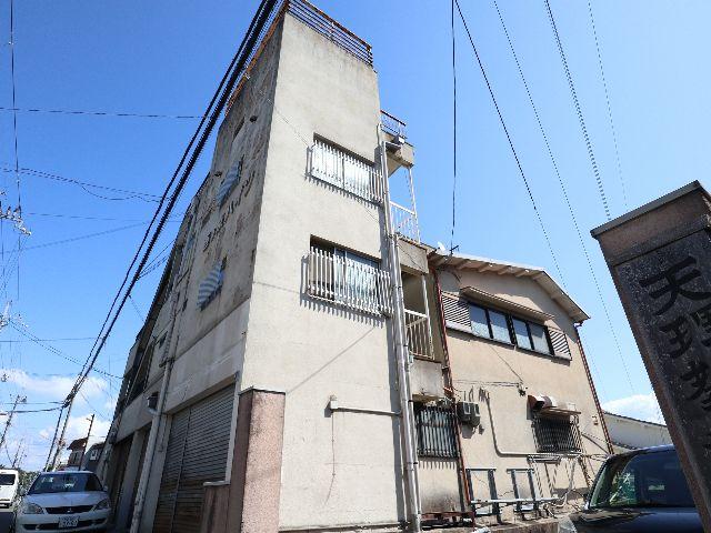 奈良市六条西のマンションの建物外観