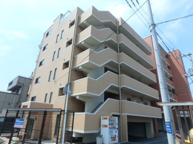 【マルカツ新保の建物外観】