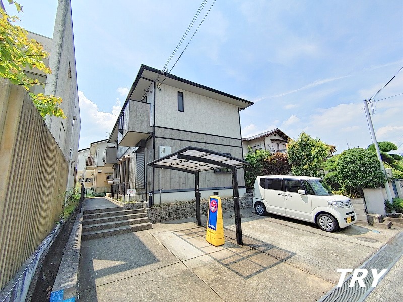 建物外観　専用庭付きのテラスハウス！