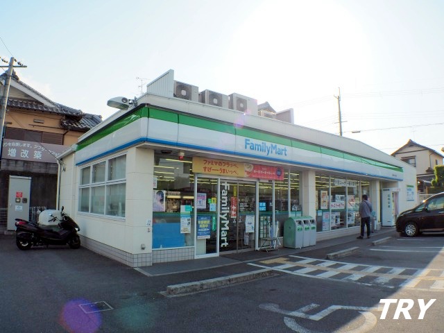 コンビニ　ファミリーマート広陵みささぎ台店（コンビニ）まで626m