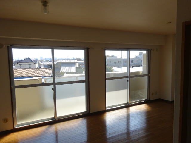 居室・リビング　同仕様