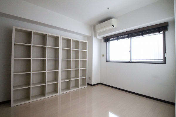 その他　本を収納したりディスプレイ収納ができます。