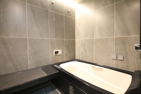 バス・シャワールーム　浴槽も入替え済み♪