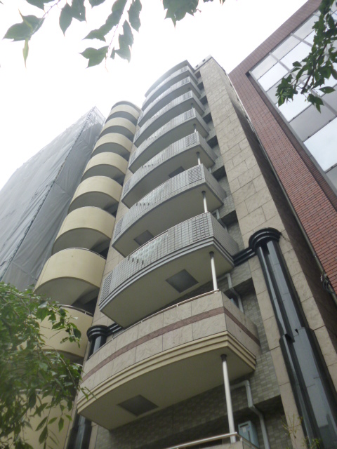 渋谷区東のマンションの建物外観