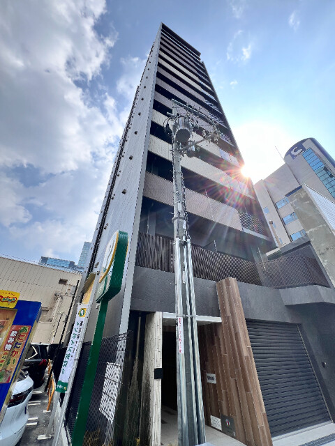 コンフォリア新梅田の建物外観