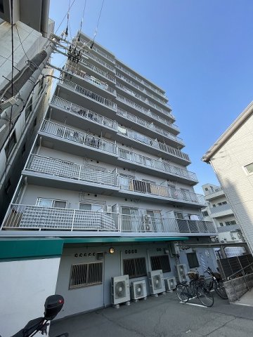 大阪市港区三先のマンションの建物外観