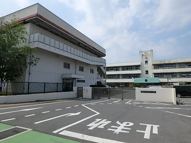 【アガーペ御陵前の小学校】