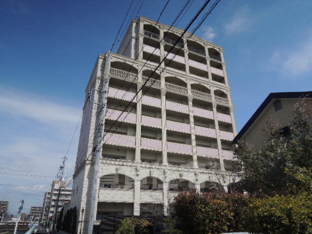 名古屋市昭和区檀溪通のマンションの建物外観