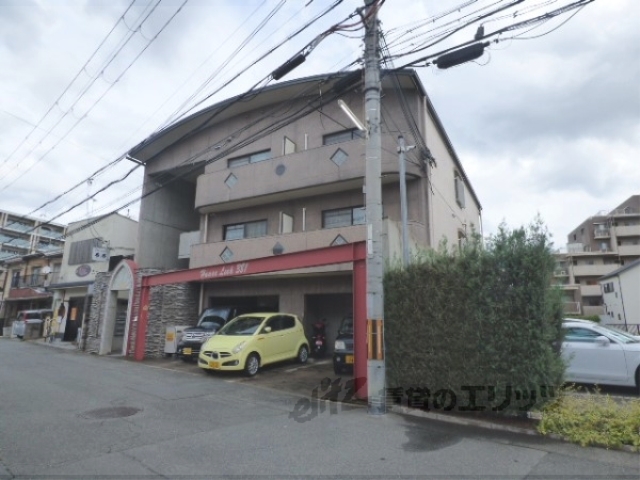 京都市南区久世上久世町のマンションの建物外観