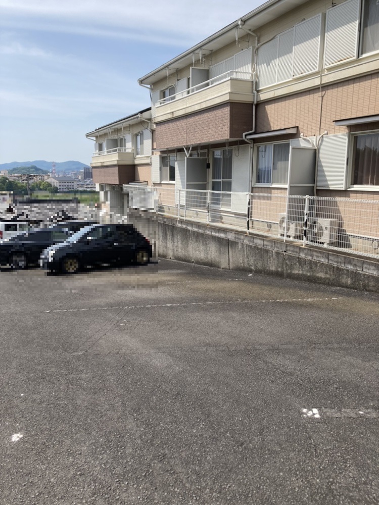 【コーポラスたさきIIIの駐車場】