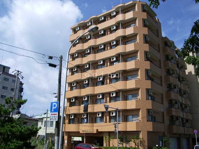 ダイアパレス函館大森公園の建物外観