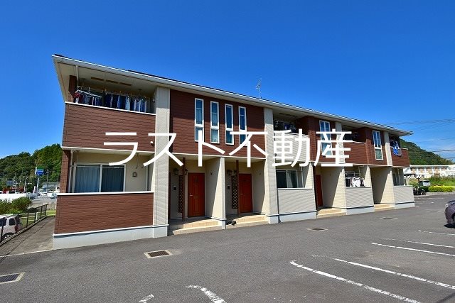 薩摩川内市永利町のアパートの建物外観