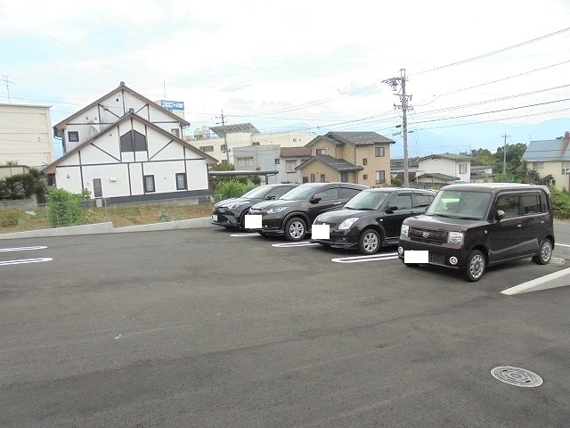 【長野市大字徳間のアパートの駐車場】